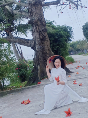 Hoàng Thị Linh Hương 
