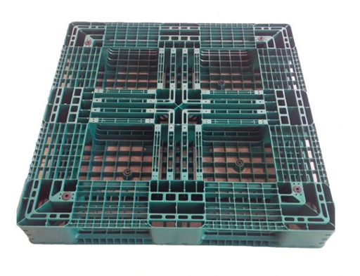 Pallet-nhua-mau-den.jpg