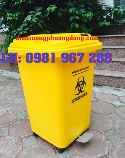 Thung-rac-60l-dap-chan.jpg