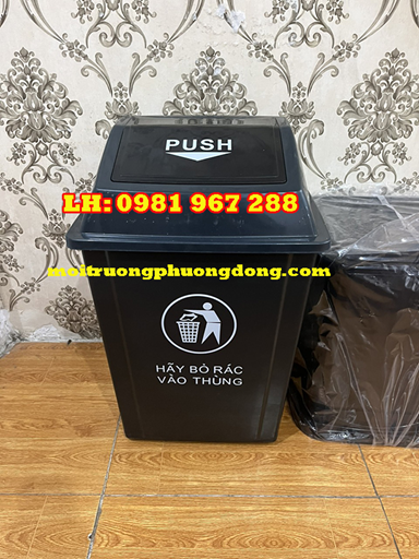 Thung-rac-mau-den-40-l-nap-bap-benh.jpg