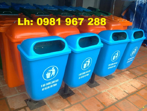 Thung-rac-ngoai-troi-coc-treo-doi.jpg