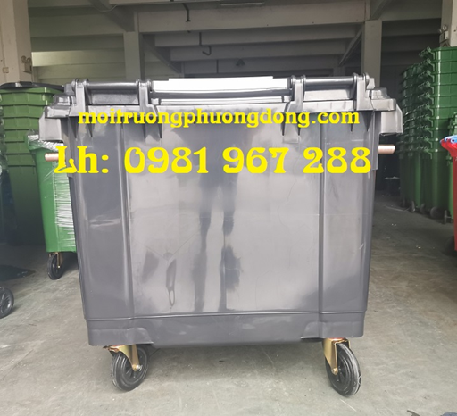 Xe-gom-rac-nhua-HDPE-660L-mau-den.jpg